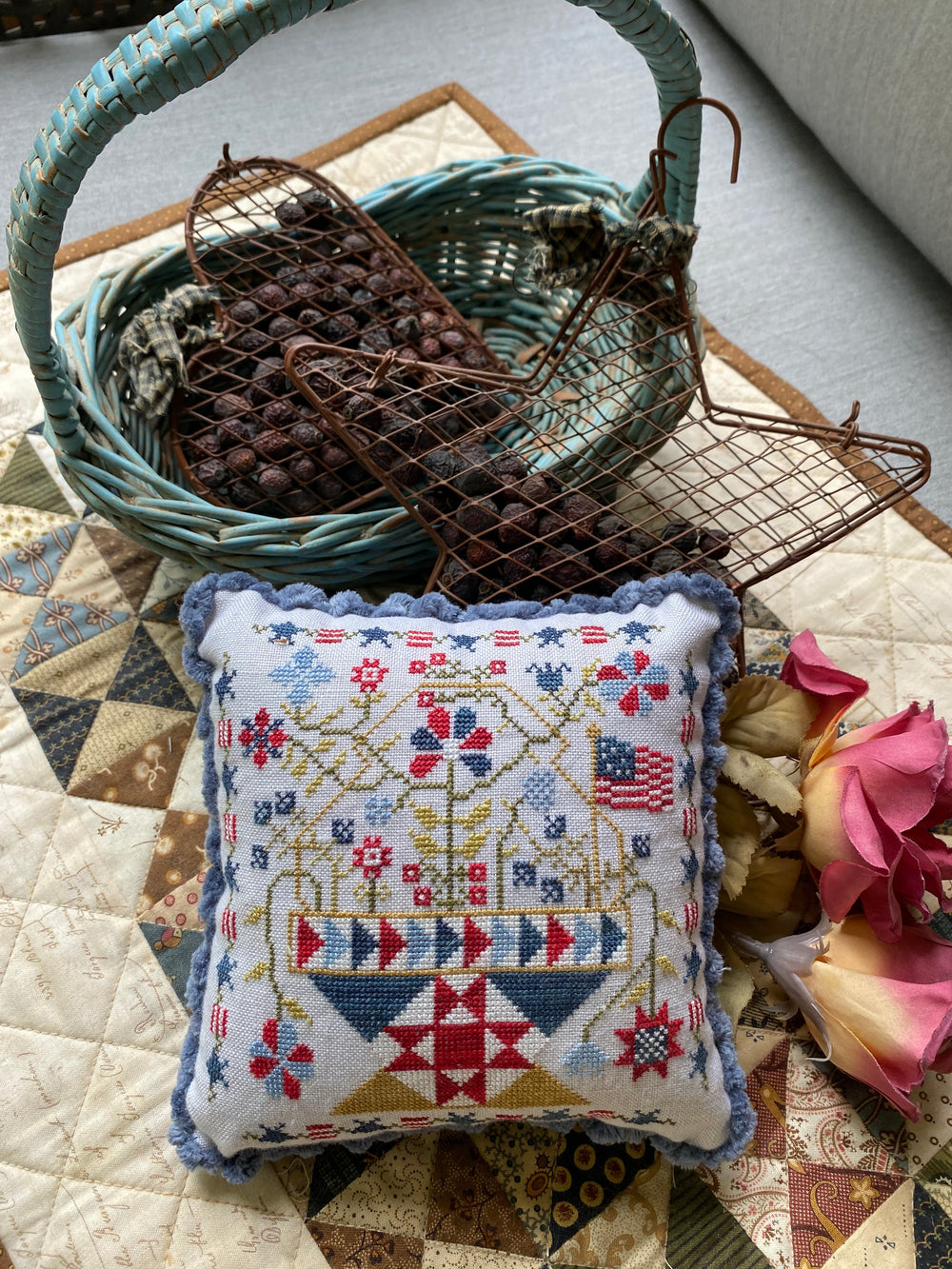 Betsy's Patriotic Basket -4th of July by Pansy Patch Quilts and Stitchery