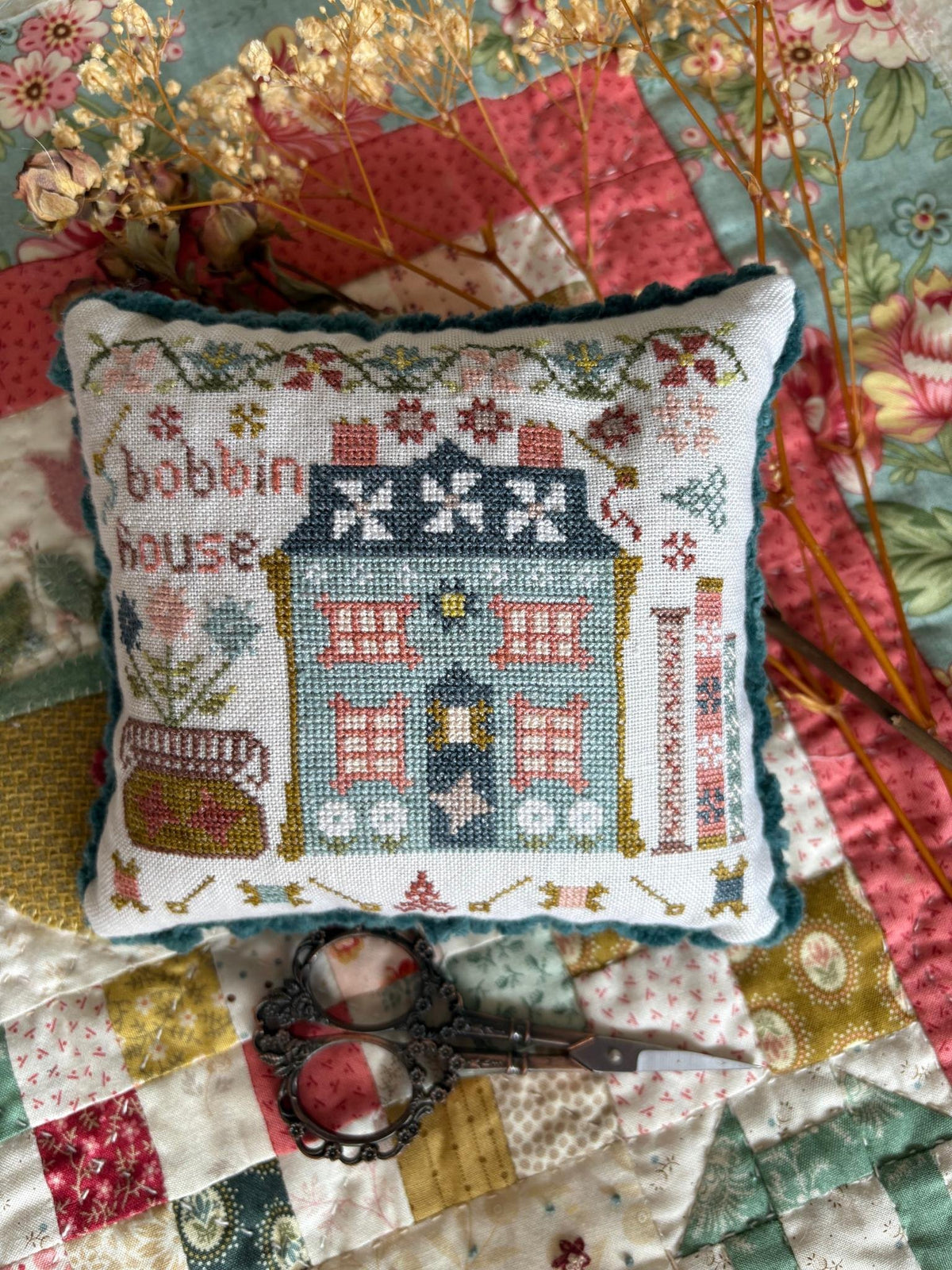 Bobbin House by Pansy Patch Quilts and Stitchery