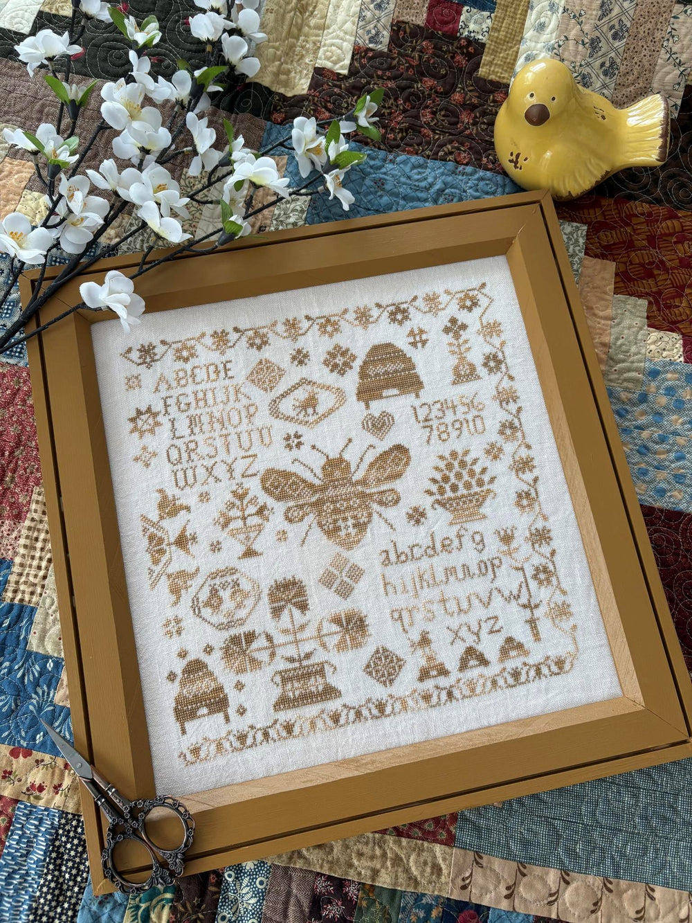 Honey Bee Sampler by Pansy Patch Quilts and Stitchery