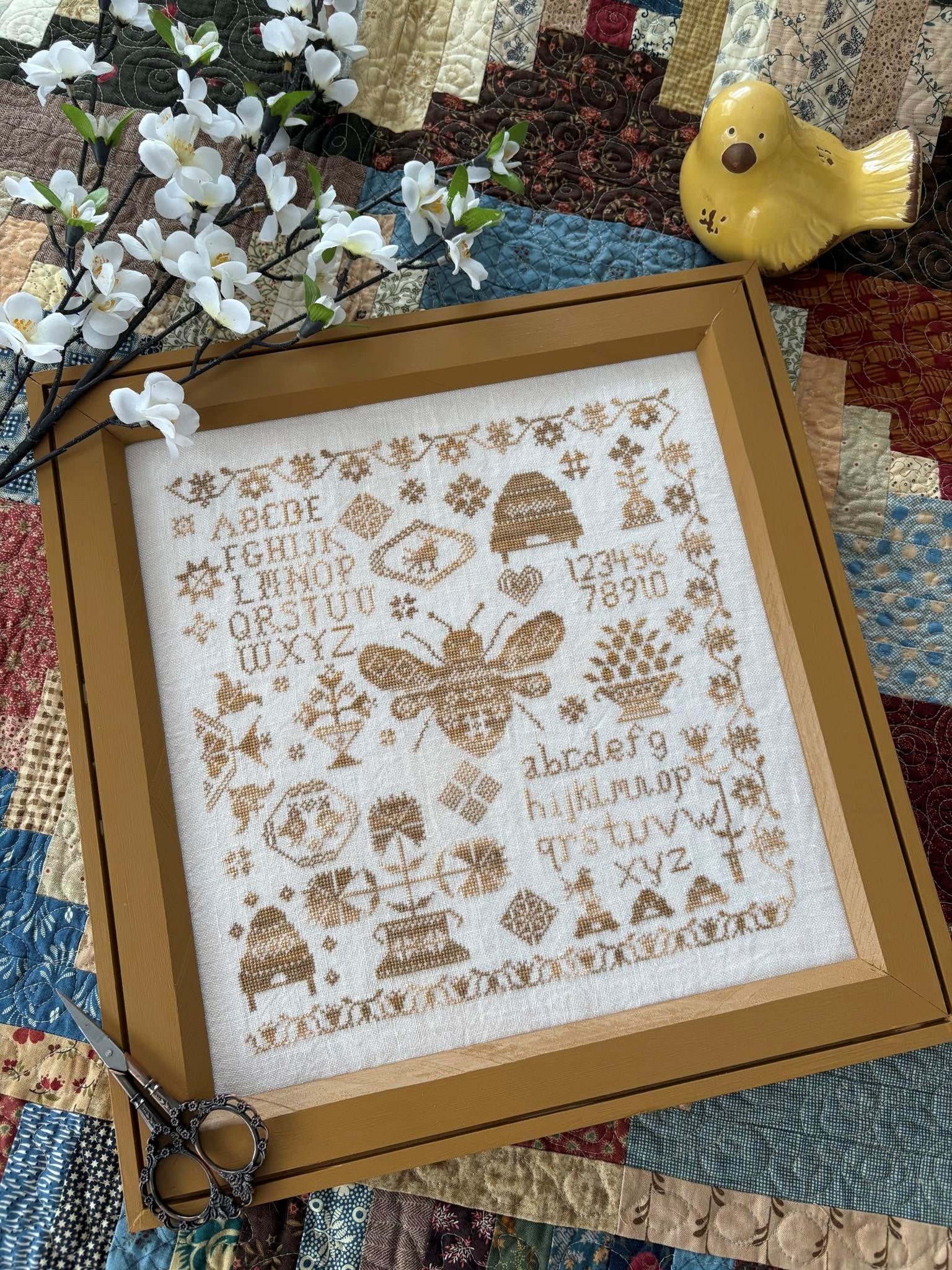 Honey Bee Sampler by Pansy Patch Quilts and Stitchery