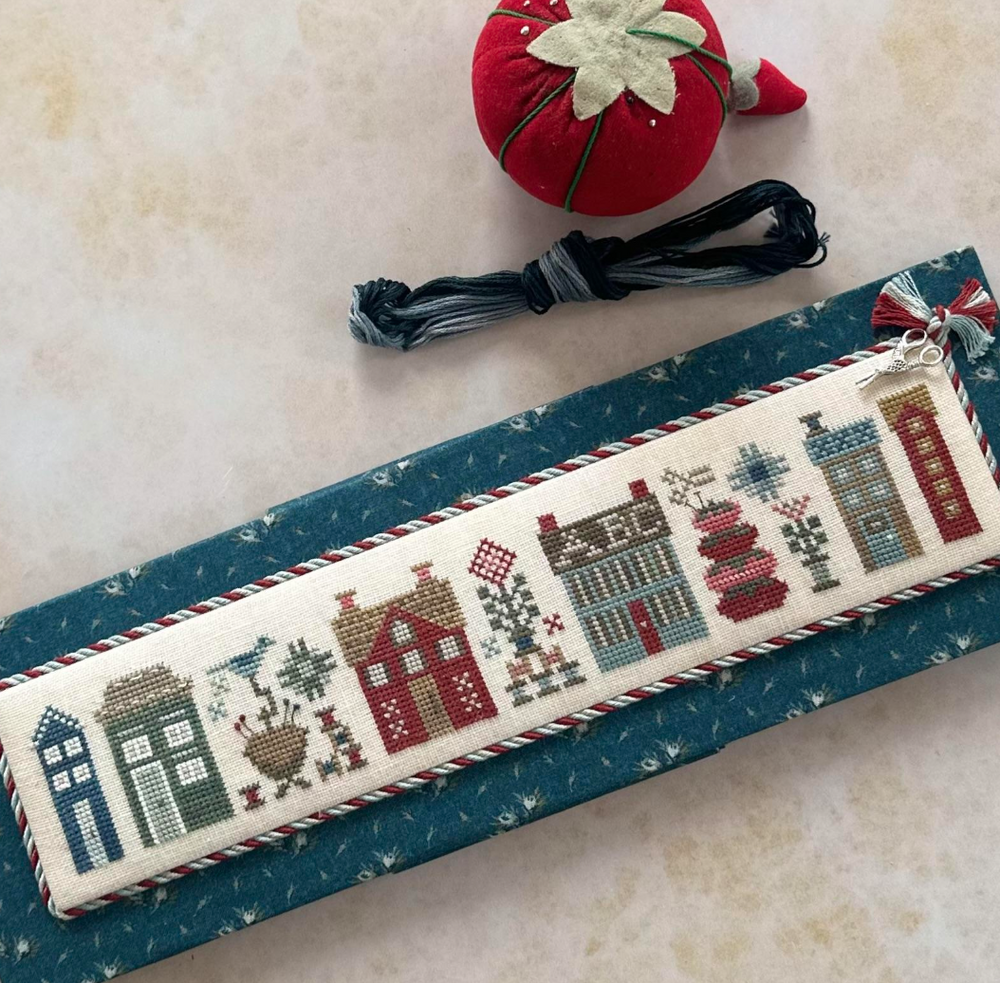 Needleworker's Tiny Town - Heart in Hand - Preorder - BeStitchMe