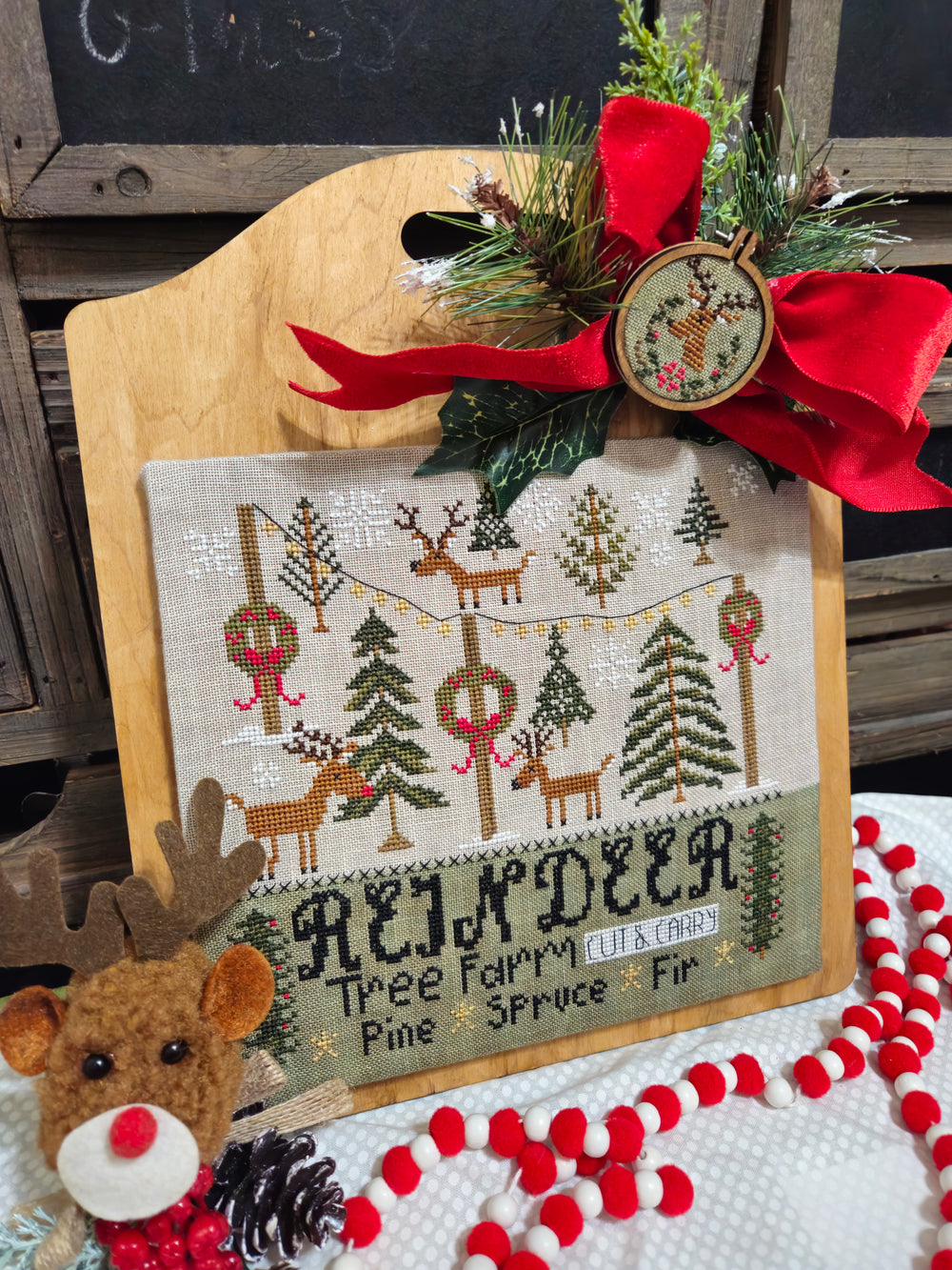 Reindeer Tree Farm by Quaint Rose Needlearts