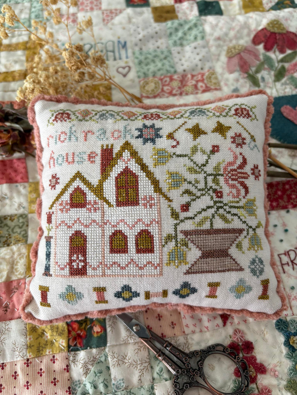 Rick Rack House by Pansy Patch Quilts and Stitchery