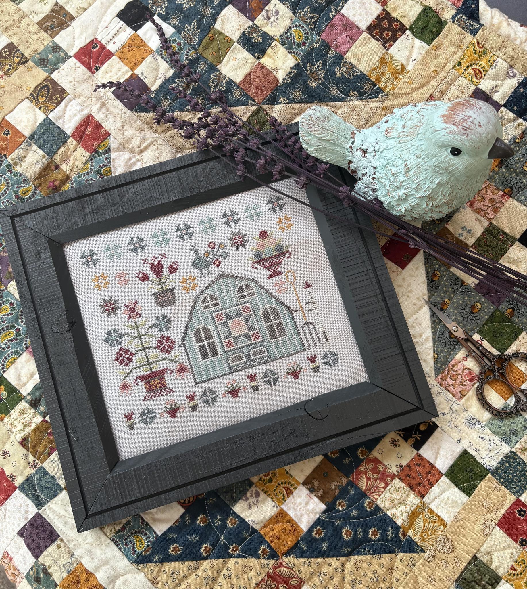 Summer Quilt Barn by Pansy Patch Quilts and Stitchery