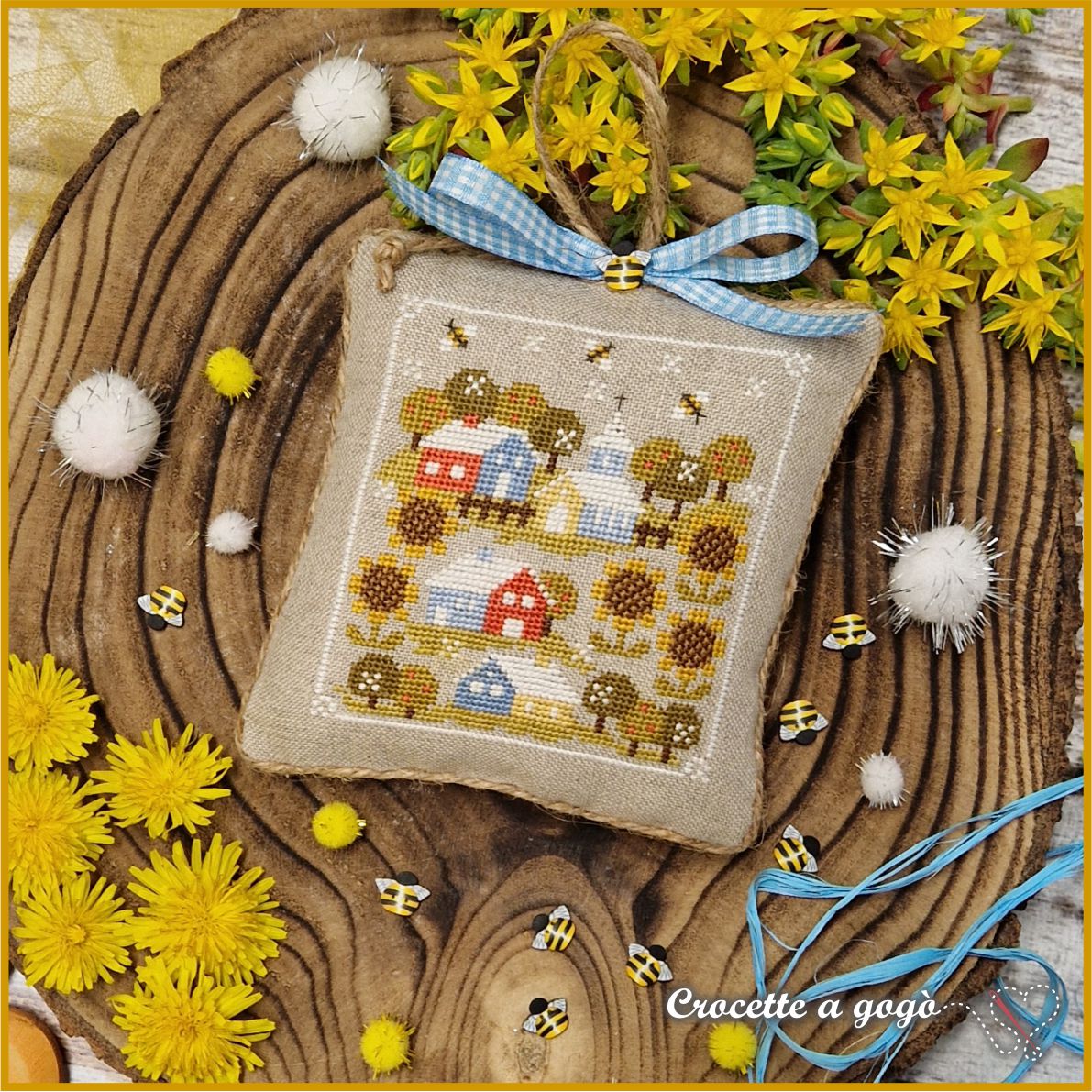 Summer Tiny Village by Crocette a gogo