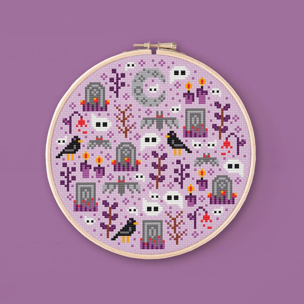 Victorian Graveyard MIni Halloween Garden by Una Buena Pieza