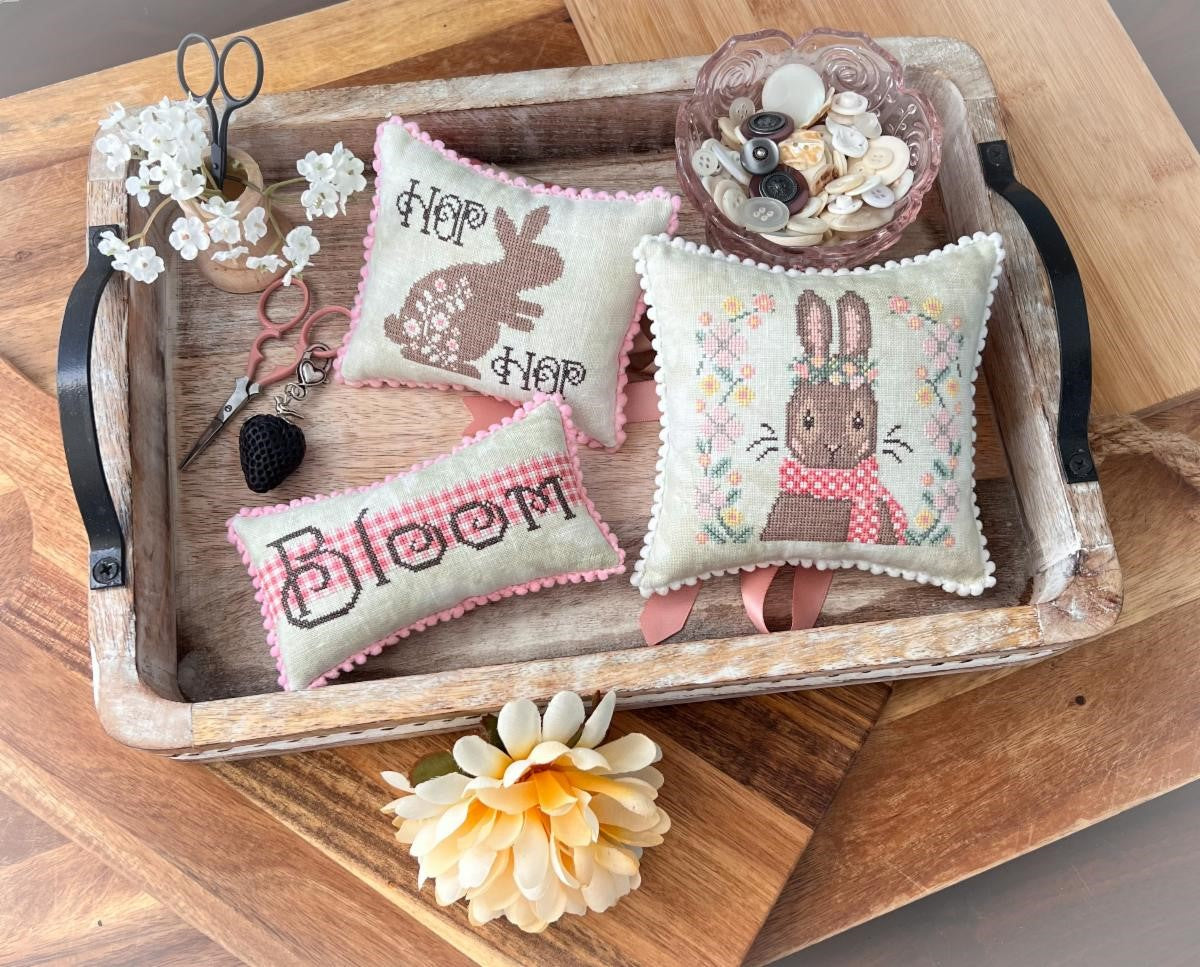 Bloomin' Bunnies Trio by Annie Beez Folk Art