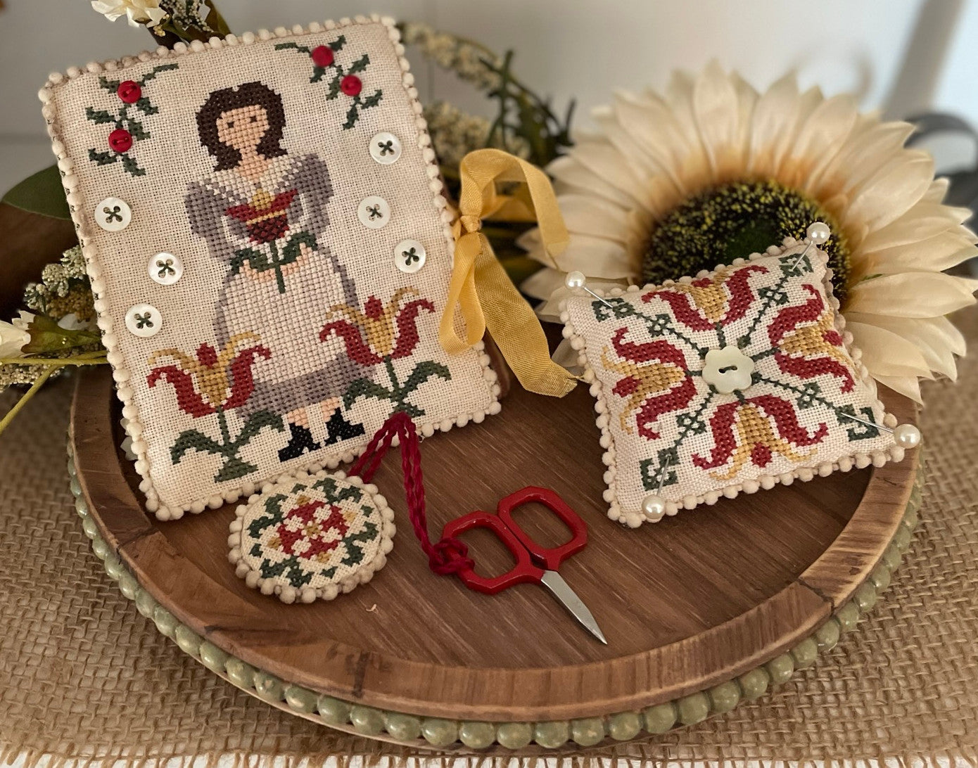 Peaceful Garden Sewing Set by Mani di Donna