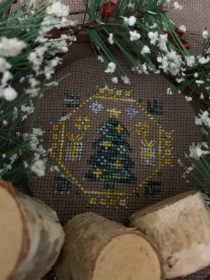 Quirky Quaker Christmas Tree by Darling & Whimsy