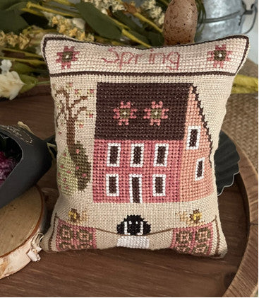 Saltbox House-Spring by Mani di Donna